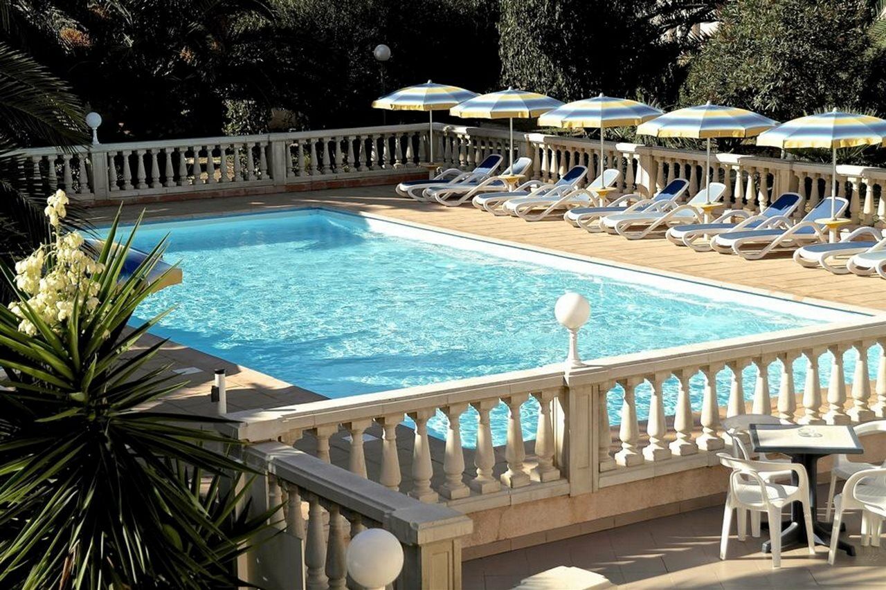 Residence Thalassa Кальви Экстерьер фото